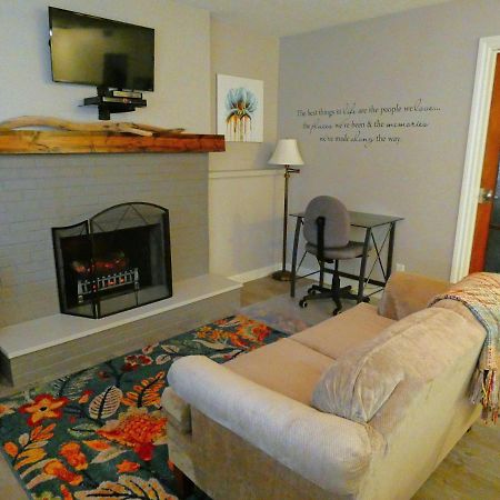 The Walnut Tree Apartment Creston Exterior photo
